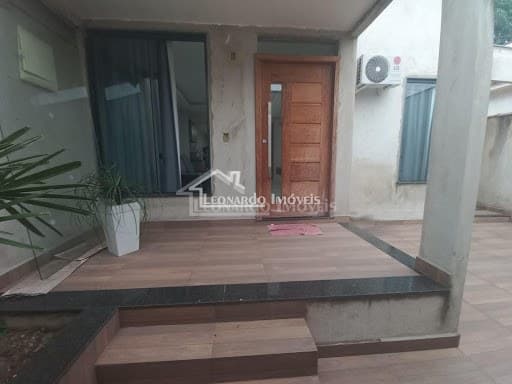 Casa 2 Quartos com Garagem e Varanda em Caieira