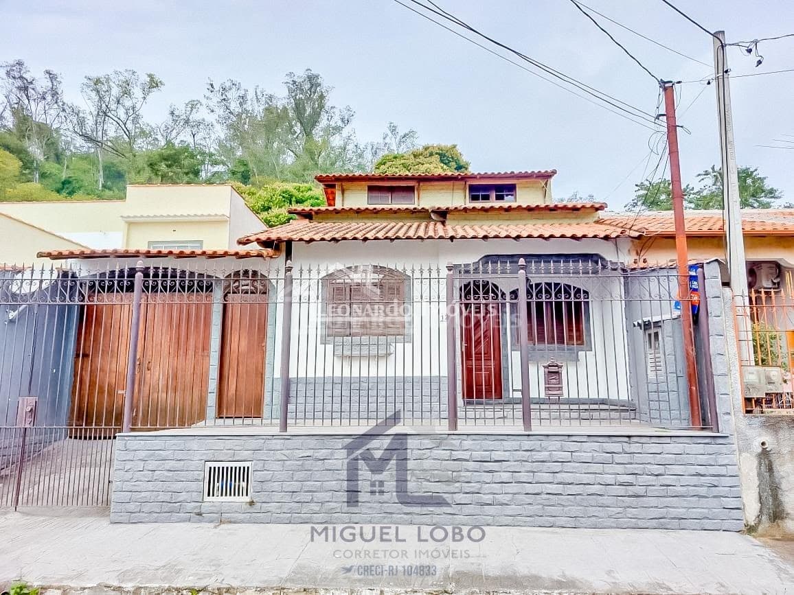 Casa 4 quartos com churrasqueira no Sessenta